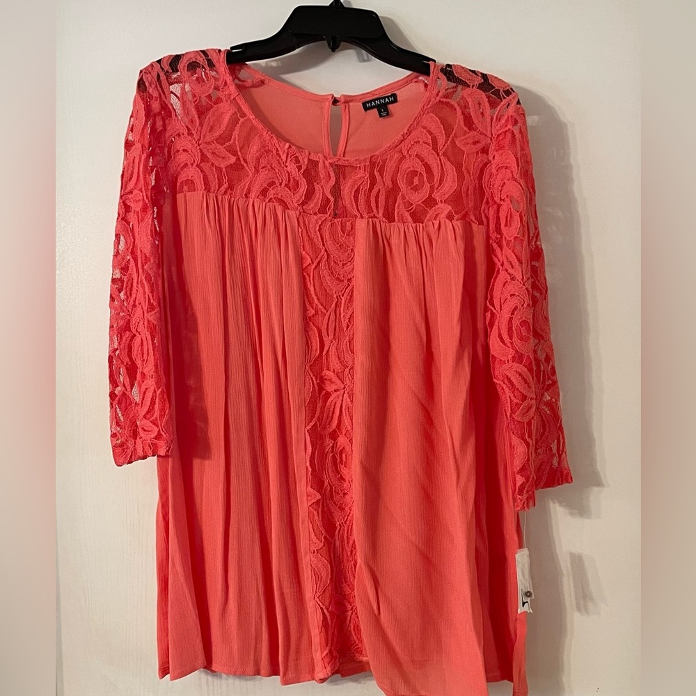 NWT Hannah Coral Lace Sleeve Button Back Flowy Blouse 🌺